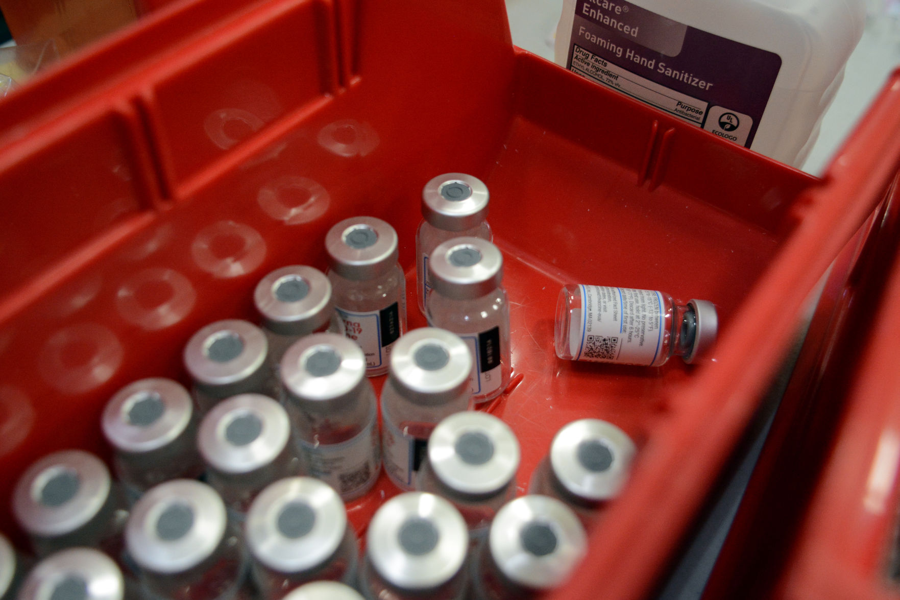 Baraboo High School hosts mass vaccination clinic